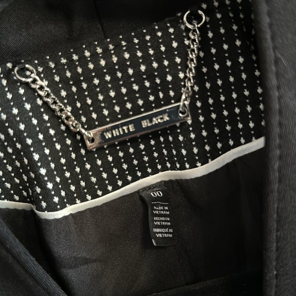 White House Black Market Blazer - Picture 5 of 9